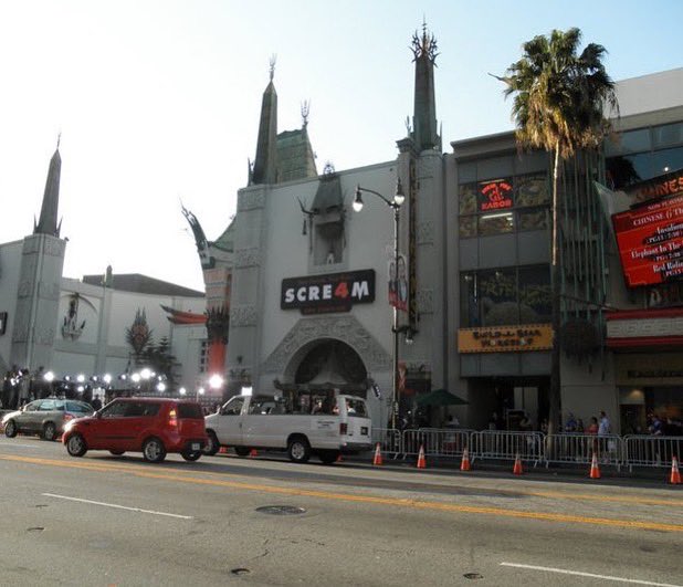 OmarAzimi6's tweet photo. #tbt to the premiere of @screammovies Scream 4 at the TCL Chinese Theater on April 11, 2011! #screammovie #scream4 #hellosidney #woodsboro #nevecampbell #courteneycox #davidarquette #screammovies https://t.co/skjCpSRVC8