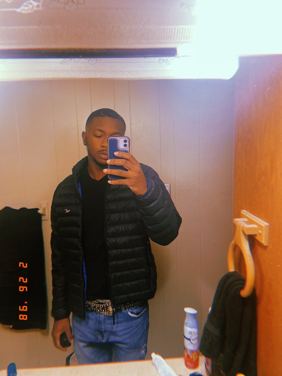 EricGipson9's tweet photo. 👽 https://t.co/KMB96SNpsi