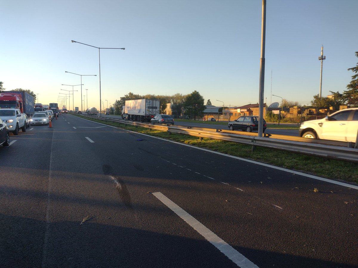 ElCampanense's tweet photo. Ahora accidente de tránsito en el kilómetro 72,5 de ruta Panamericana mano a Capital. importante congestión de vehículos. 
@AlertasTransito @lapanaweb @ElCampanense @solotransito https://t.co/VWhNNwQ7xi