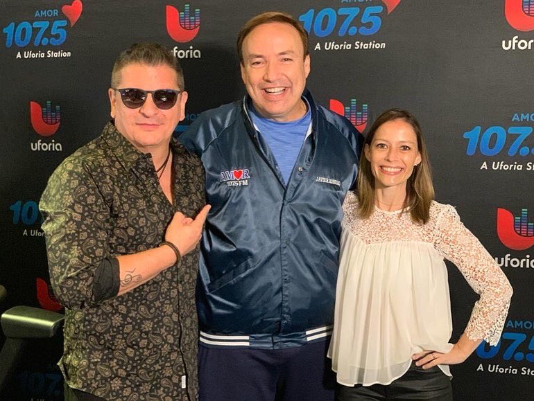 rperotti's tweet photo. Esperen sorpresas porque hoy día @AleBayasOficial y yo visitamos a @JavierRomerotv en @1075amor y le llevamos nuestro #MundoPerfecto. Estén pendientes! https://t.co/sXVDVjtNdU