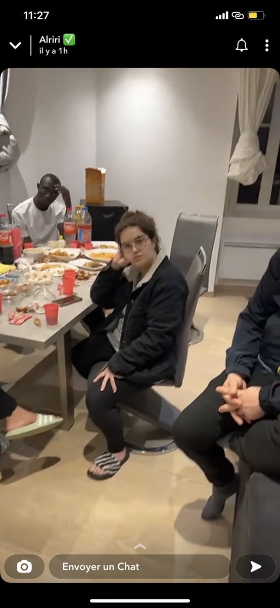 Aurlien23021331's tweet image. Alrima qui s’enfonce et a le seum pck Océane veut plus être son pantin ? Et qui lui dis fais d’abord ton régime ??? Mais est ce que t’as vu t’as femme l’obèse ou pas ?? #alrima #stafftechnique