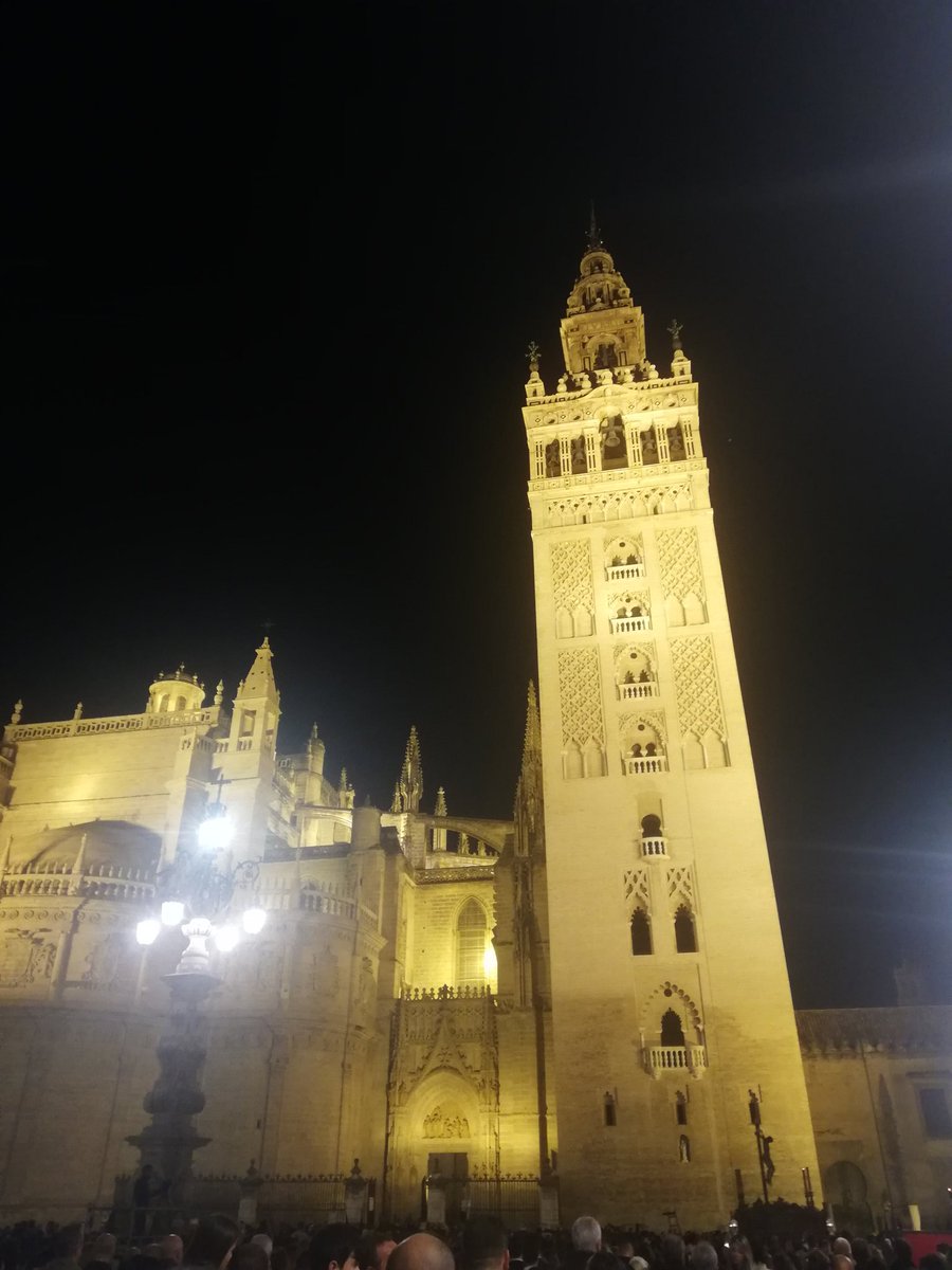 elranciosevilla's tweet photo. #ModaSevilla #CompraenSevilla
#TuMarcaCofrade #SSantaSevilla22 https://t.co/Jso4hfj8Zt