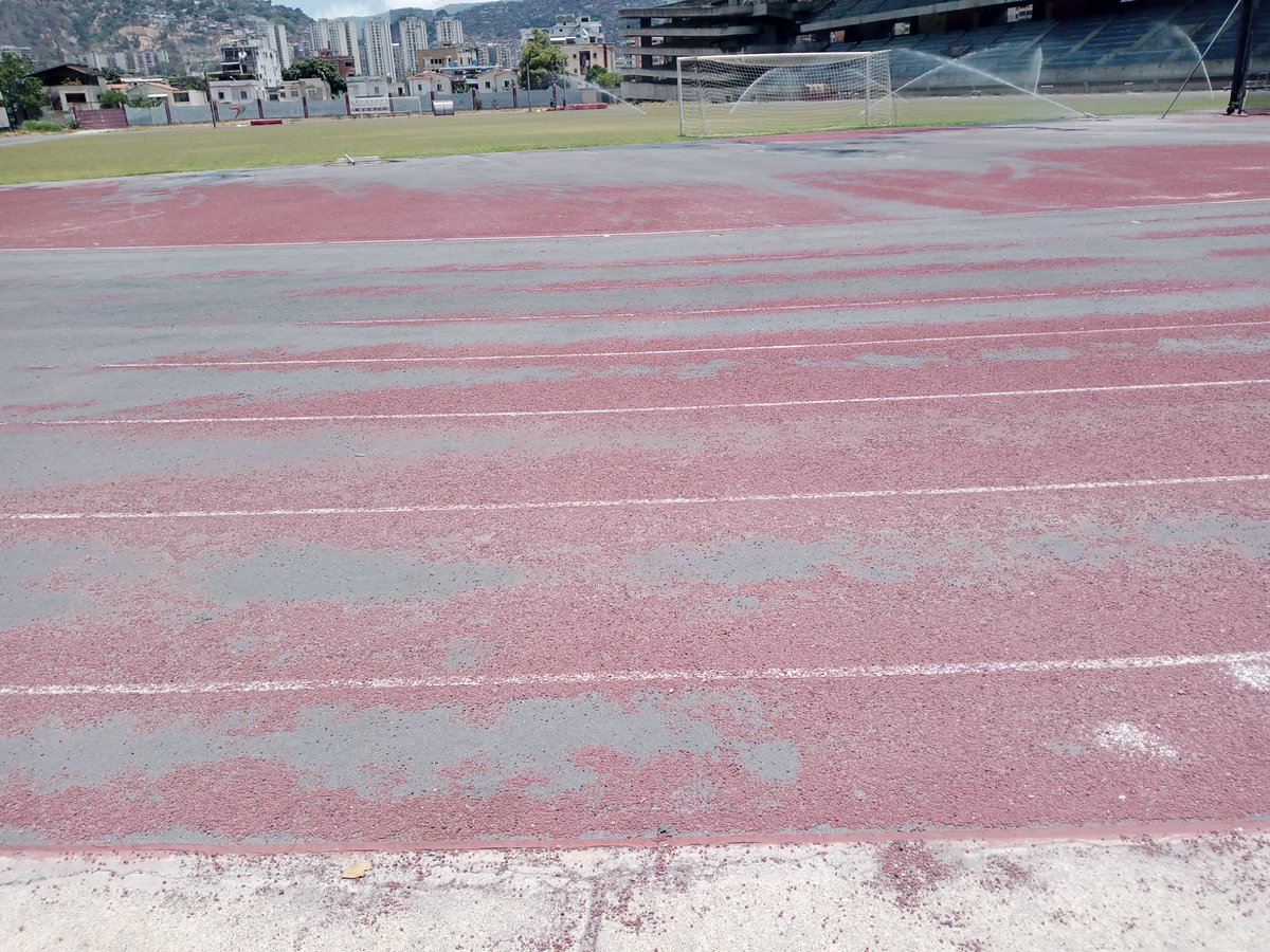 PqElParaisoCcs's tweet photo. ¿QUE SUCEDIÓ CON EL ESTADIO BRÍGIDO IRIARTE?
¿POR QUE EL ABANDONO Y TANTA DESIDIA POR PARTE DEL RÉGIMEN DE NICOLAS MADURO?
#Caracas #Ccs #IND #COV #Deportes #Atletismo #Futbol @Mppjd_ @OfficialCOV @gestionperfecta @Nahumjfernandez #TuPitazo @AlcaldiaDCcs #Maduro #Psuv #MPPJD https://t.co/fvIzjLewm0