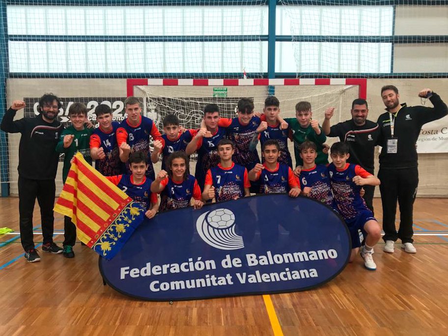 Fbmcv's tweet photo. 𝗩𝗔𝗟𝗘𝗡𝗖𝗜𝗔𝗡𝗔, 𝗔𝗠𝗨𝗡𝗧! 🧡💙

2 selecciones de la @comunitatesport lucharán por conseguir la medalla de oro en el @cesabm2022 🥇

#️⃣ #ComunitatDelHandbol https://t.co/EsyigsvDnQ