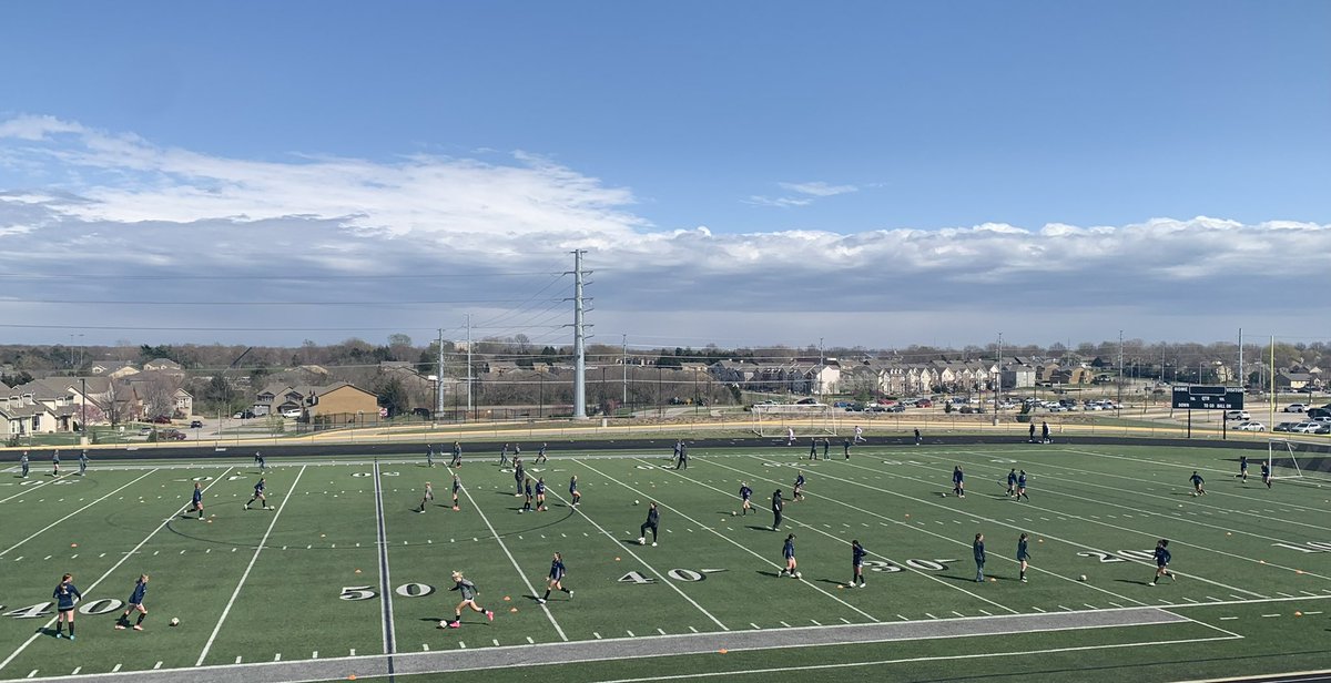 MattTrumpp's tweet photo. Today we trained our C, JV, and Varsity teams together. If you preach a style of play and play the same way you probably better train together. #verticalintegration @aweb9 @andrew_miller21 @ProfEnright @ADButlerOW @KatieHecker22 https://t.co/ZDDxAmTRFl