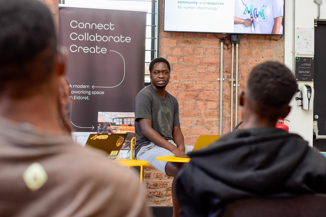 meet_zachy's tweet photo. It's so important to join tech communities as a developer.

You not only get a chance to learn but also connect and interact with the best software engineers in the industry.

#IWD2022
#GDG
#IWDELDORET
@gdgeldoret 
@mayeedwin1 
@rerimoi_paula https://t.co/KXy87qHRhc