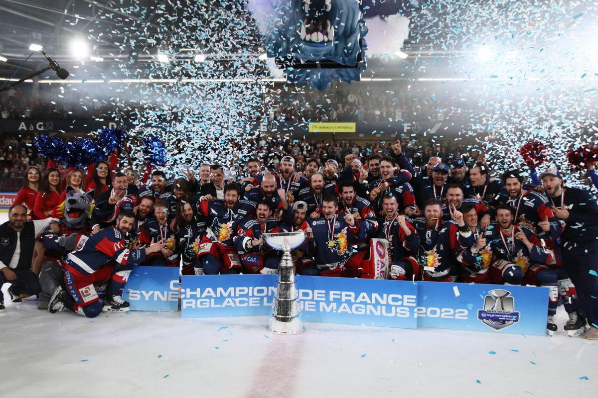 bruleursdeloups's tweet photo. CHAMPI8️⃣NS DE FRANCE 2️⃣0️���2️⃣2️⃣ 🏆 https://t.co/CFwP0wo0GV