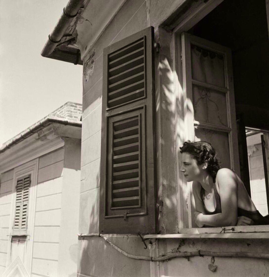 InadeBree's tweet photo. ‘Believe that a further shore 
is reachable from here.
Believe in miracles 
and cures and healing wells.’

Seamus Heaney, The Cure at Troy, 1990

 © Herbert List, 1936 https://t.co/Jno1B0qie9