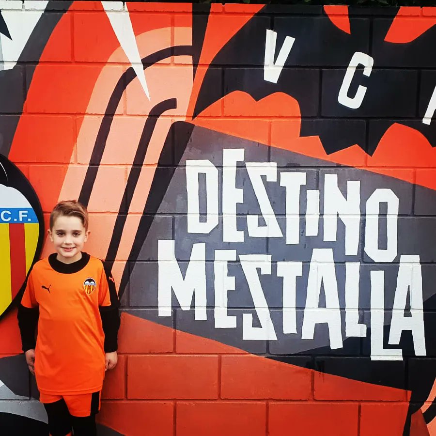 union_ibcf's tweet photo. ❤️🖤⚽ Gran tarde para Sento y Thiago en la ciudad deportiva del Valencia CF gracias al convenio 🦇EscolesVCF🦇

Esperamos haya sido una gran experiencia chicos!👏🏻👏🏻👏🏻

#escolesvcf
@Academia_VCF

#FamiliaUnión
#SomosUnión 
#GoDimoniets😈

@valenciabasecom
@esportbase
@FFCV_info https://t.co/VLip8Fa6Oe