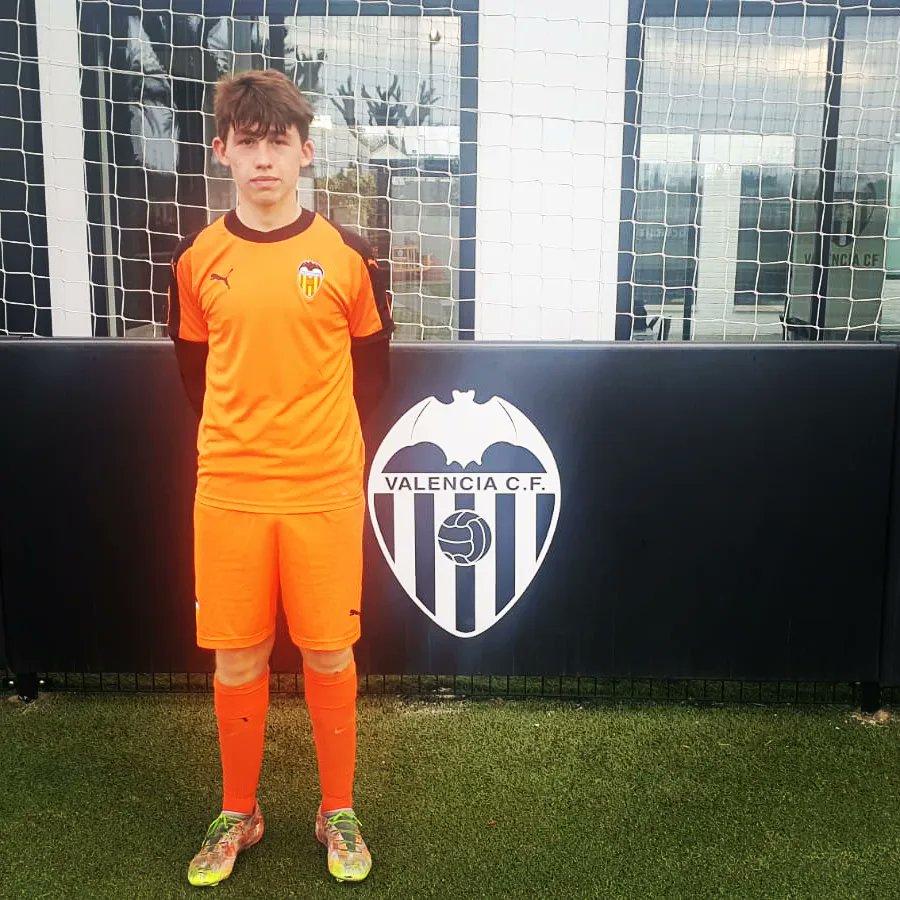 union_ibcf's tweet photo. ❤️🖤⚽ Gran tarde para Sento y Thiago en la ciudad deportiva del Valencia CF gracias al convenio 🦇EscolesVCF🦇

Esperamos haya sido una gran experiencia chicos!👏🏻👏🏻👏🏻

#escolesvcf
@Academia_VCF

#FamiliaUnión
#SomosUnión 
#GoDimoniets😈

@valenciabasecom
@esportbase
@FFCV_info https://t.co/VLip8Fa6Oe