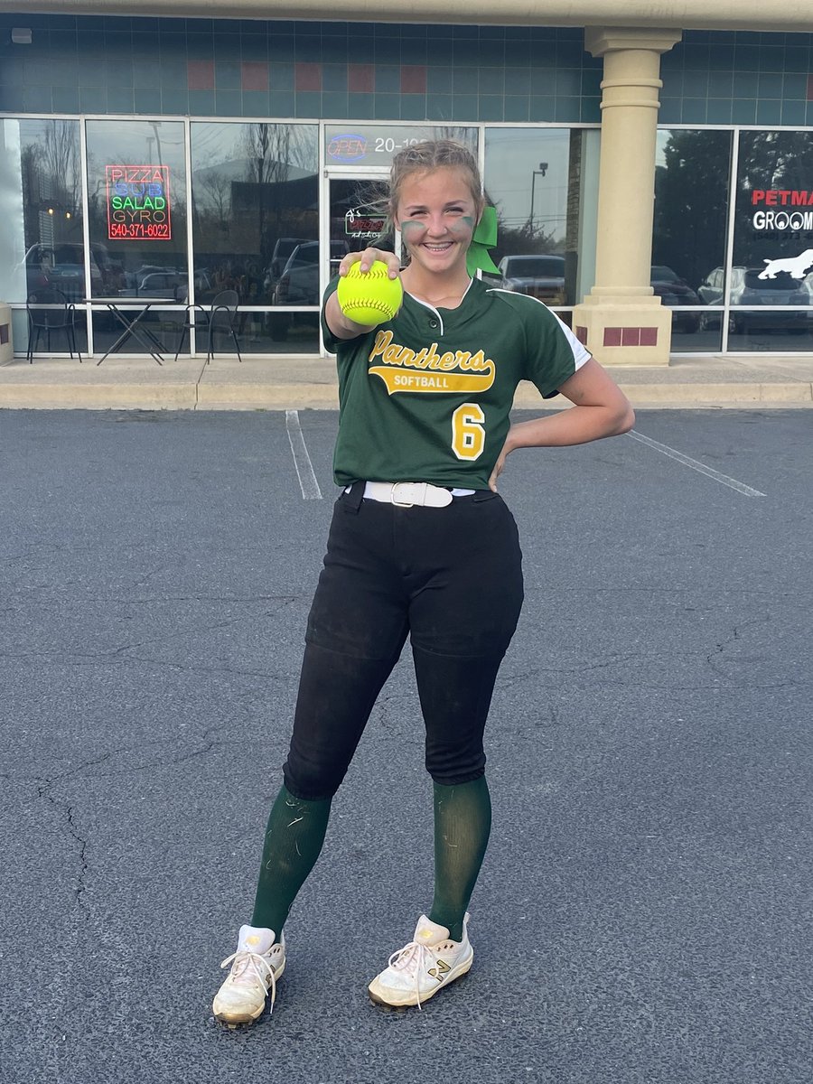 NStewart2026's tweet image. #pitched a #nohitter today at my middle school game!!!  @TAProfileAPP @QrRecruiter @d1fastpitch1 @now_d1 @Pitchin_Prowess @TopProspectsBa1 @ExtraInningSB @pitch_zone @mvhs_sball @GaylePanthers @D1SoftballNews @RecruitingStud1
