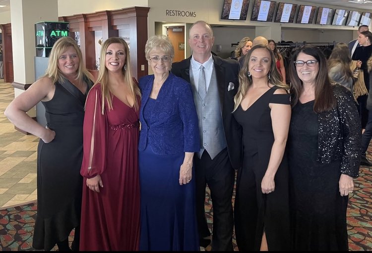indianacops's tweet photo. 1.  What a great night at the 2022 Indiana C.O.P.S. Ball!  The members of the Indiana C.O.P.S. Ball Committee would like to say thank you to everyone who came out, gave generously and made the event so very special.  A special thank you goes out to @ryan_kelly70 and Emma Kelly, https://t.co/ssjZNB1H8J