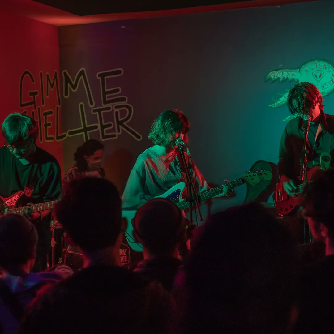 divecollate's tweet photo. #latepost
Few weeks ago @gimme_shelter_bali , being boozed by Mahija #jarak gazing and spend fun with dear friends @bentenofficials (hear out their newest single!) @thoffklub @seasoninthesun__ 💜🌼
📸 By Angger
#divecollate #shoegaze #dreampop #bali #indonesia #anoarecords https://t.co/ZQWsnrwK5b