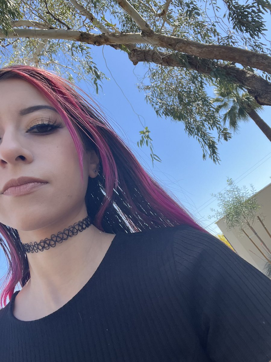n0tyourbabe_'s tweet photo. my friend needed a makeup model today so here's a rare photo of me w falsies on https://t.co/52JHYnQhHK