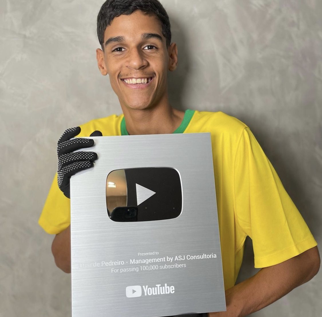 BD Cherrygumms tweet media