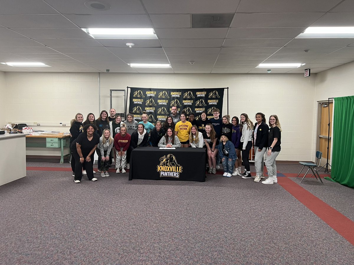 Proud of <a href="/taylorlyjones/">Taylor Jones</a> for signing to <a href="/CentralWSoc/">Central Women’s Soccer</a> today!