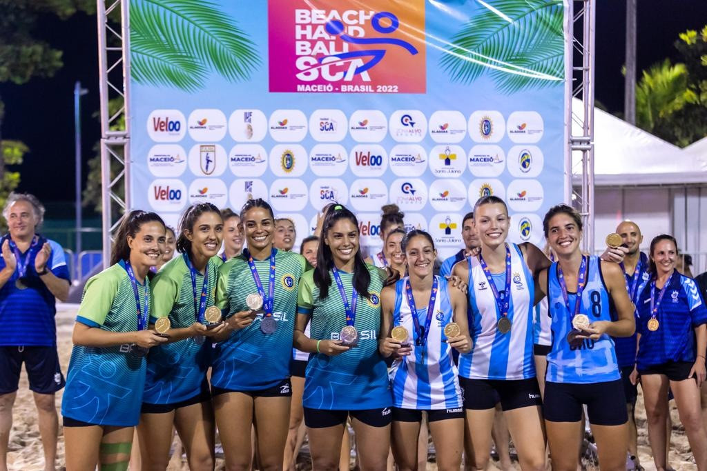 É PRATA!

Seleção Brasileira Feminina não conseguiu vencer a Argentina, na fi... instagram.com/p/CcT9vEXDHxB