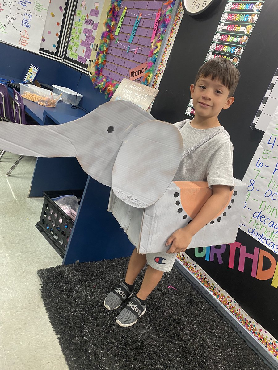 MrsElamPNG's tweet photo. My class worked very hard to present our Animal Wax Museum today! Their costumes were so creative & their knowledge on their animal: top notch! Proud is an understatement!! #PNGproud #RWlearns https://t.co/rvC262ZfNy