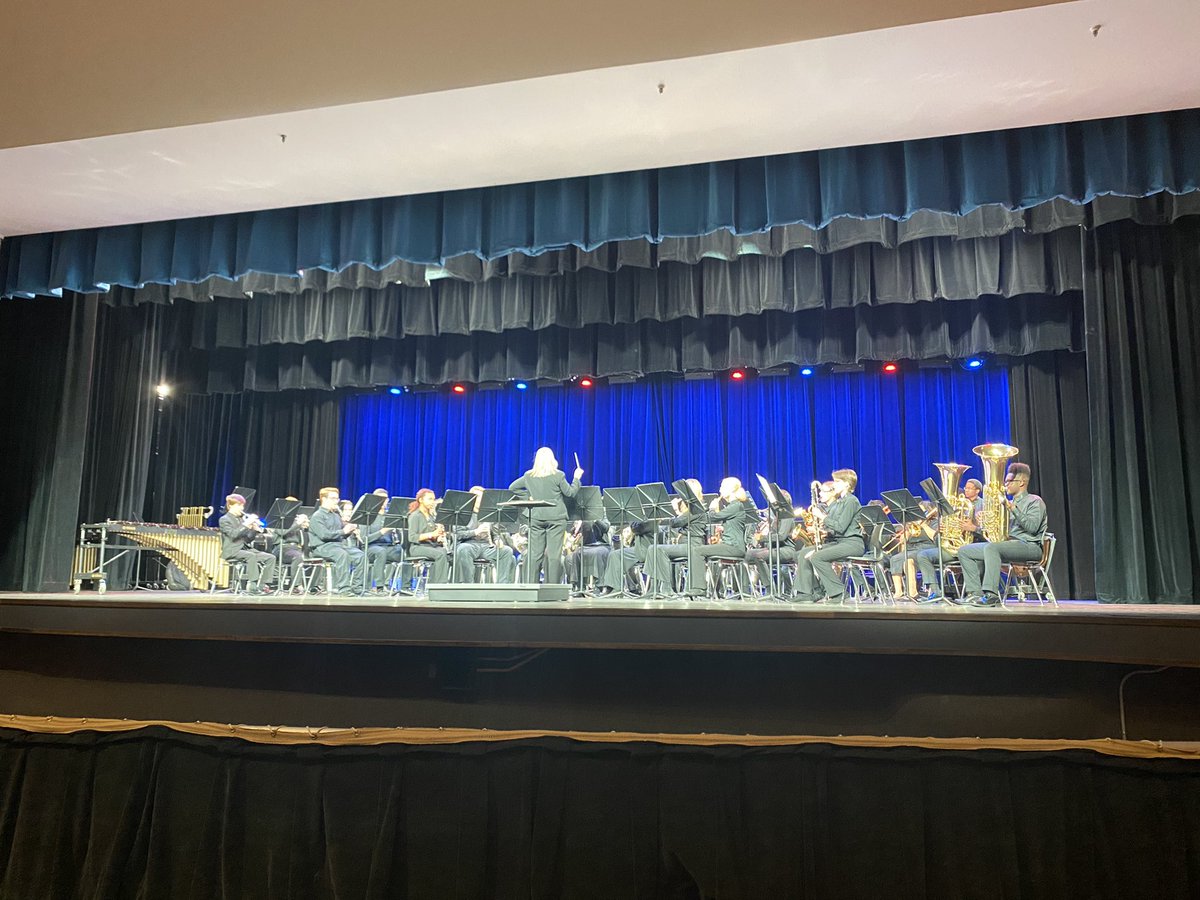 cahs_band's tweet photo. The Carl Albert HS Wind Ensemble and Symphonic Band both earned Superior 1 Ratings on Stage and in Sightreading at the OSSAA Concert Band Contest. Both bands also took home the Sweepstakes award! #MDPurpose @middelnews @CAHSTitans @MidDelFineArts @MWC_Beacon https://t.co/UuQuaJBE2x