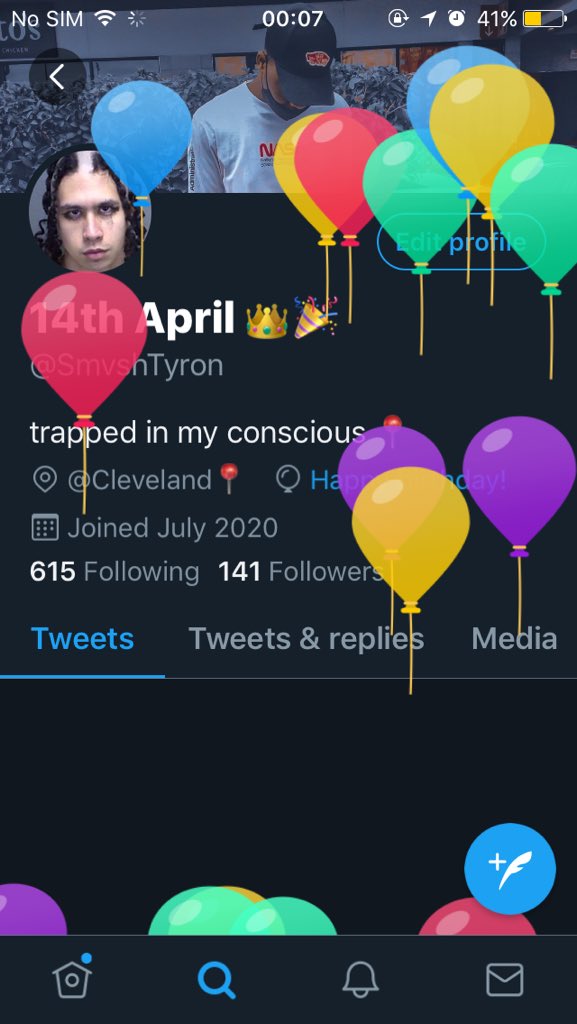 SmvshTyron's tweet photo. Balloons 🎈 on my timeline 💋+1🎉 https://t.co/b5O9HZlTL9