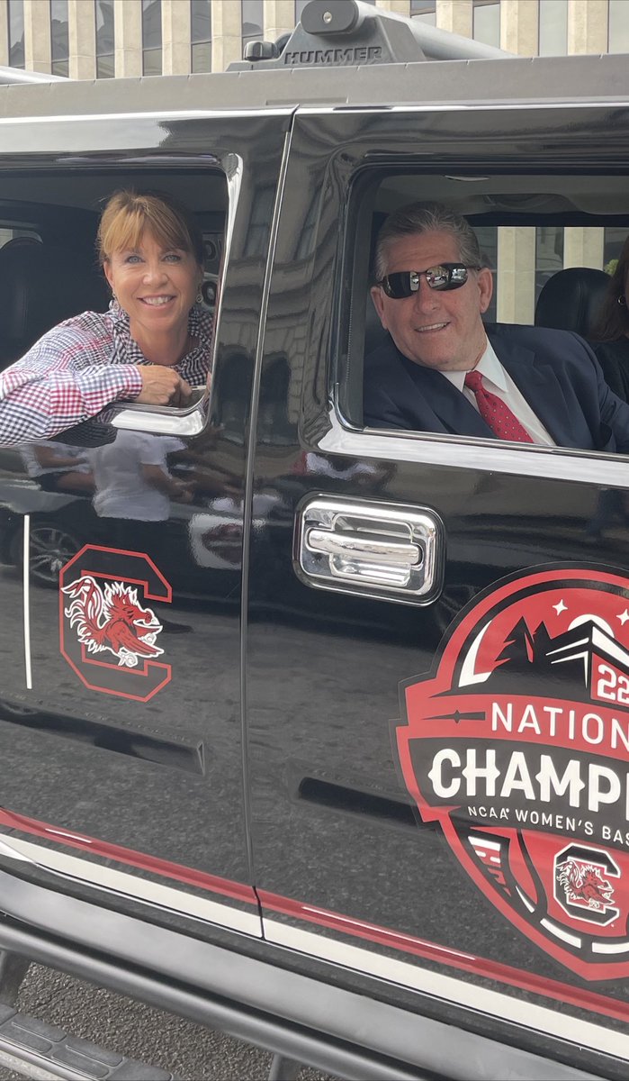 RayTannerGives's tweet photo. National Championship Parade!!! Couldn’t be more proud to be a Gamecock! https://t.co/6TmHKQwflc