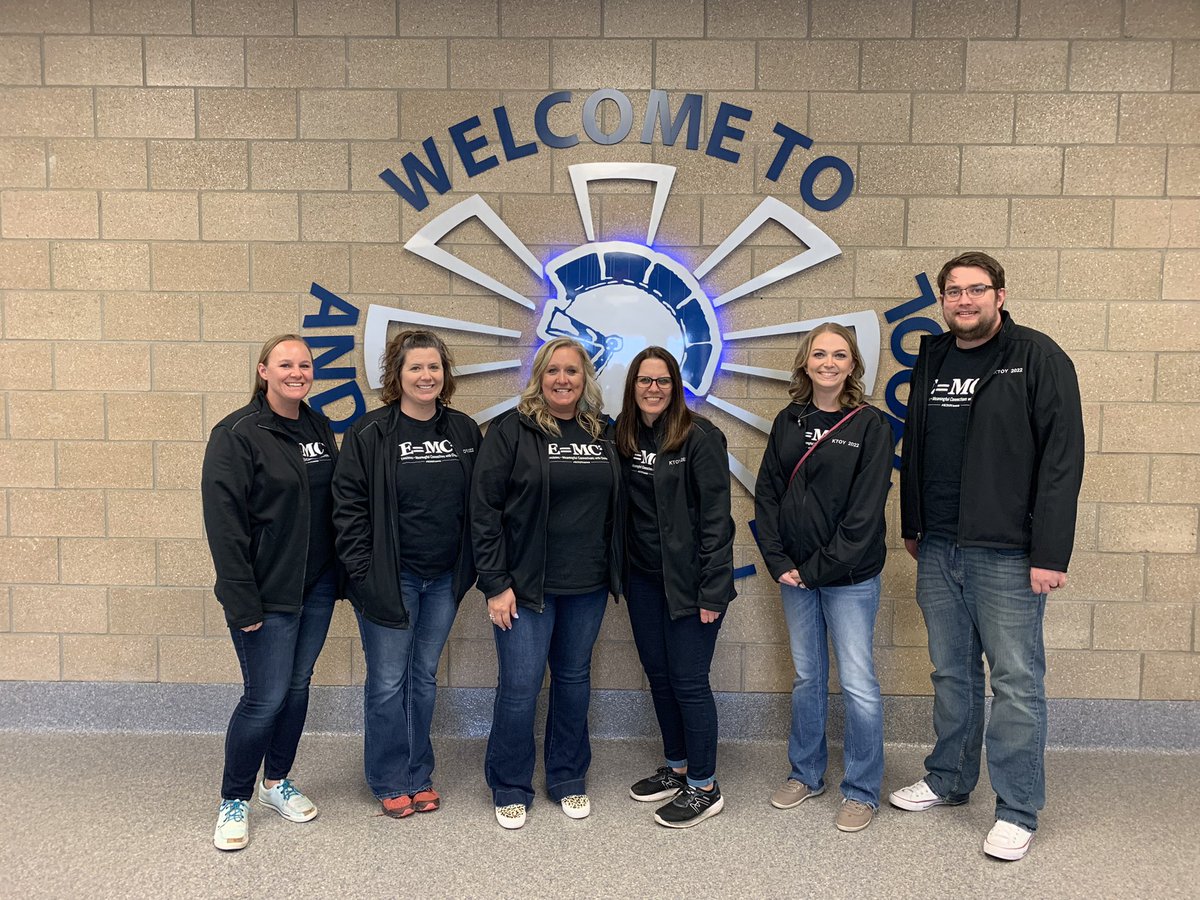 AndoverSchools's tweet photo. What an honor to have regional nominees for 2022 Kansas Teacher of the Year in our district today! They toured facilities, heard about programs and listened to student presentations. Thank you for coming to Andover! https://t.co/GqdO4Tsksd