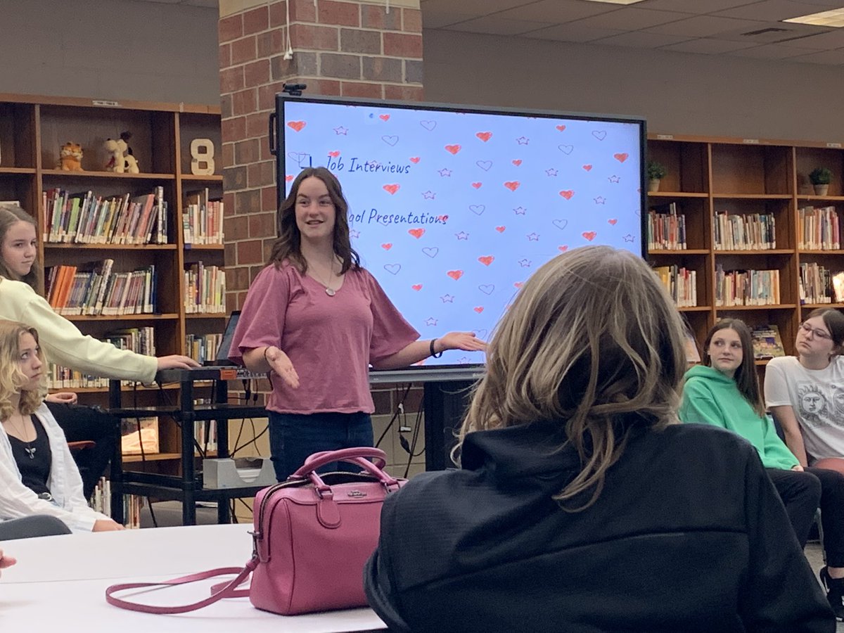 AndoverSchools's tweet photo. What an honor to have regional nominees for 2022 Kansas Teacher of the Year in our district today! They toured facilities, heard about programs and listened to student presentations. Thank you for coming to Andover! https://t.co/GqdO4Tsksd