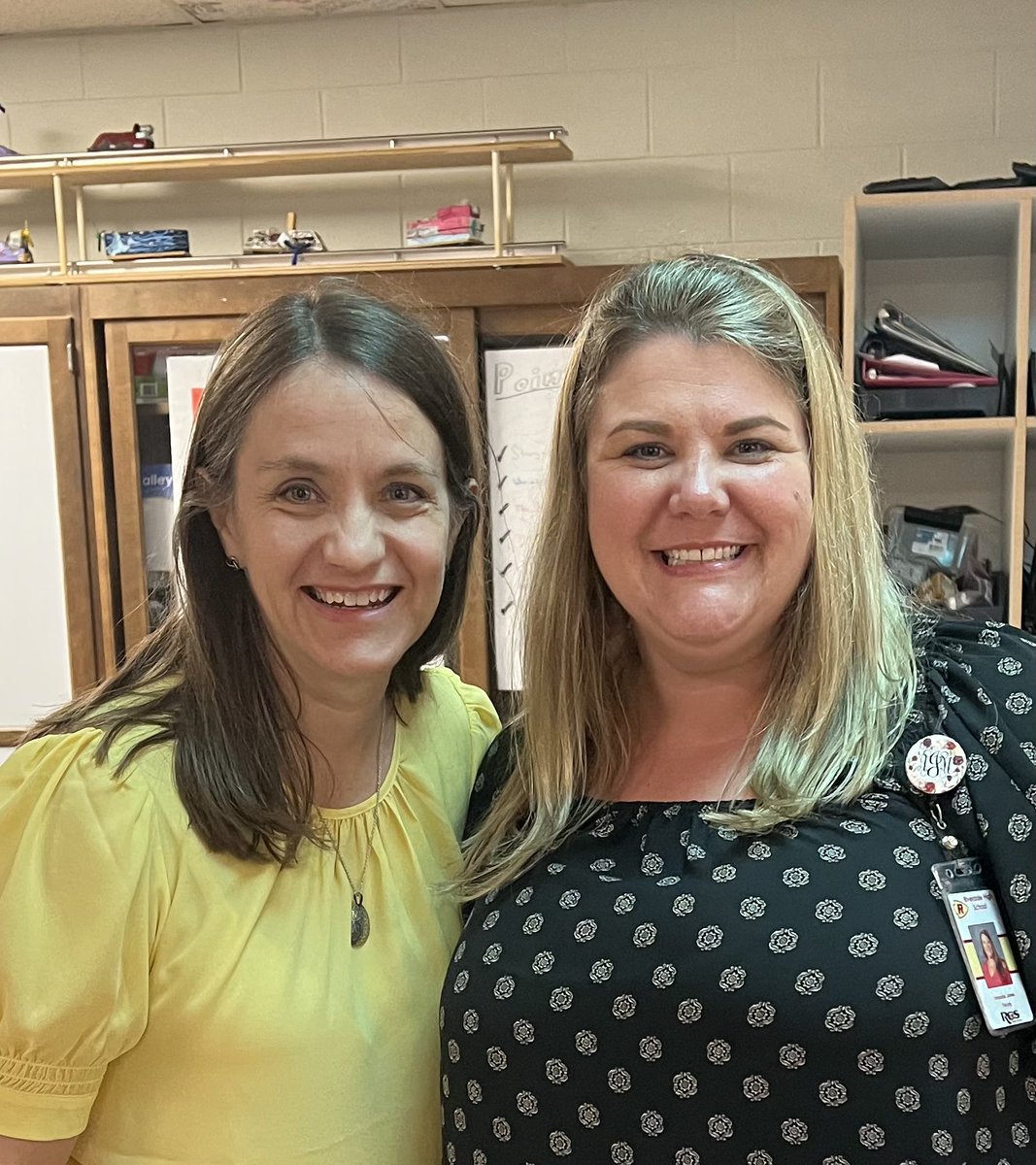 gardner_klein's tweet image. @e4usa teacher Ms. Amanda Jones @RiverdaleHighTN asked me to provide mentorship for each of her five teams today as they select a problem based in the #EngineeringGrandChallenges. The students have such good ideas!