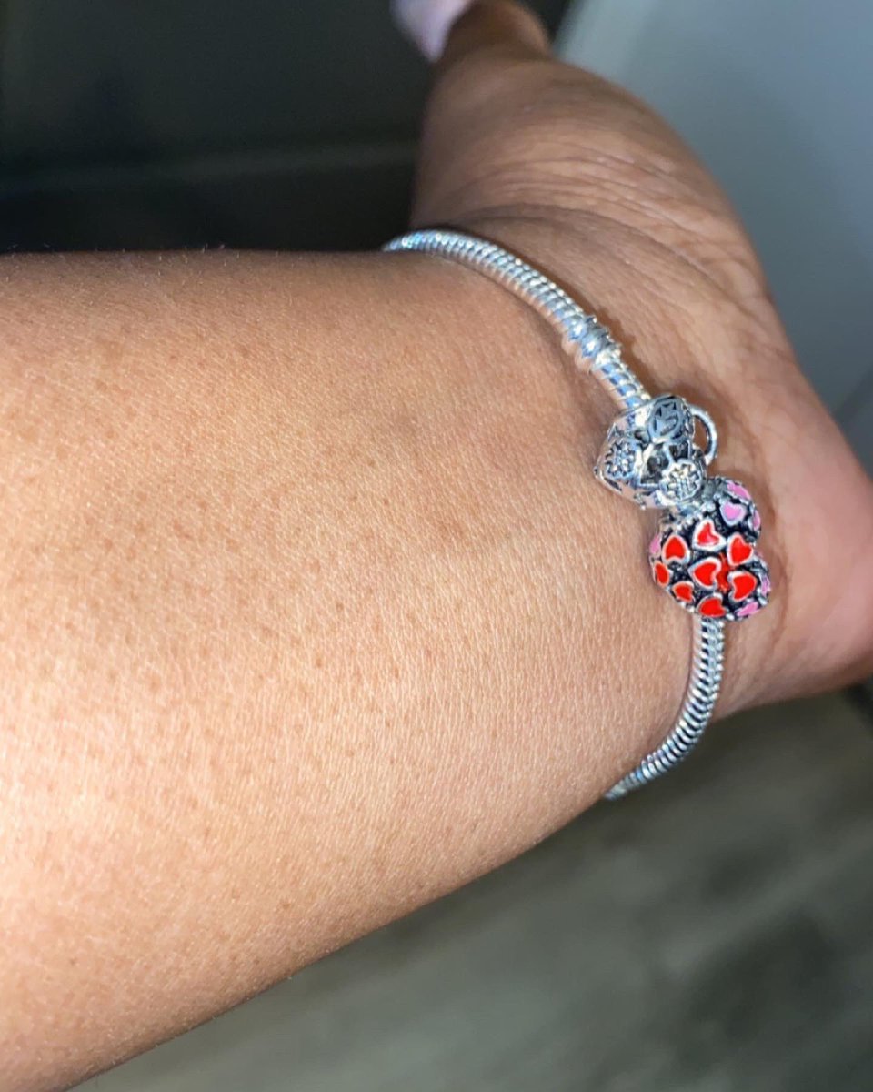 charms_jk's tweet photo. What’s better than jk enchanted charms … real close up and personal…. #jewelry #charmbracelets #charms https://t.co/6BwfM6vEyj