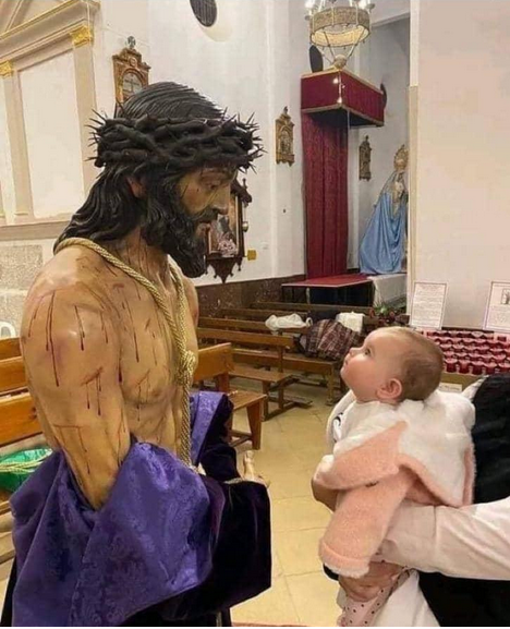 SantosIglesia's tweet photo. ¿Que pensará nuestro Señor al ver esta bella imagen?

¡Él que nos ama con locura! https://t.co/z8doat8btY