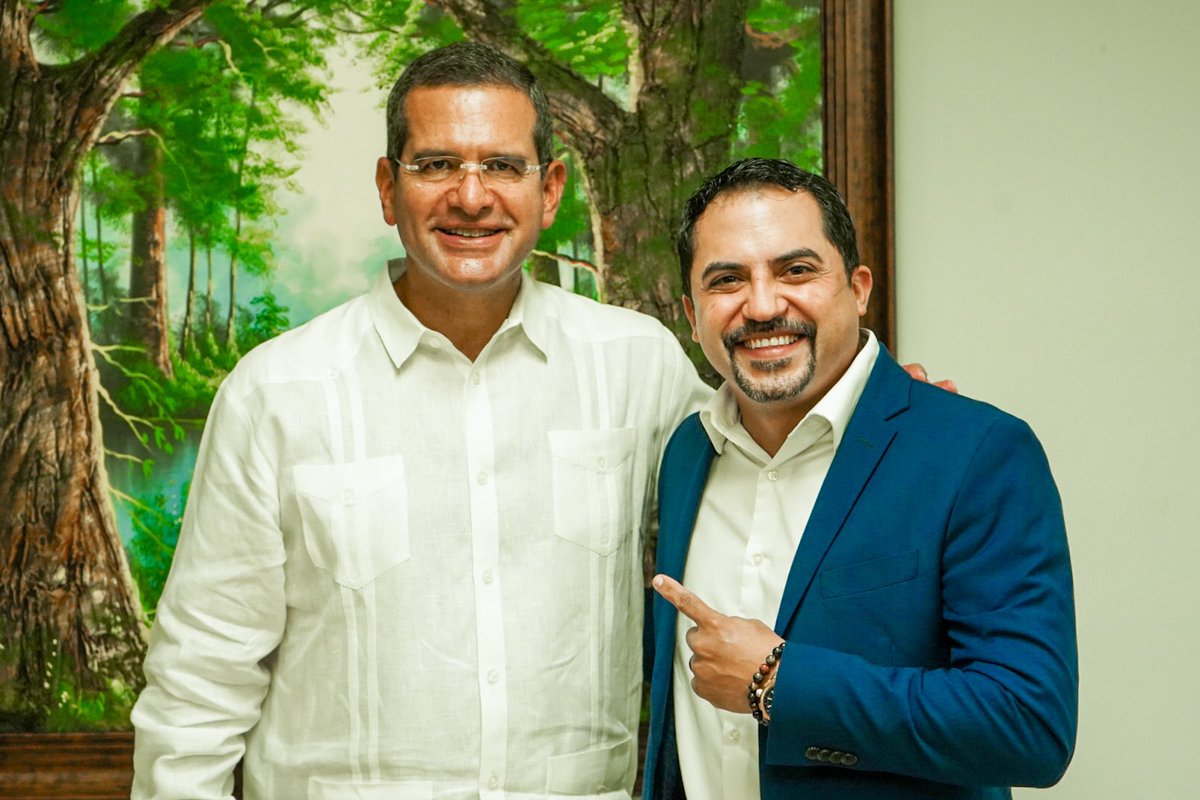 ¡Felicito al Representante del Distrito 33, Ángel Peña Jr.! Deseo que pases un día lleno de alegría y bendiciones junto a tus seres queridos. Continuemos trabajando por el bienestar de toda nuestra gente de Juncos, Las Piedras y San Lorenzo. ¡Un abrazo!