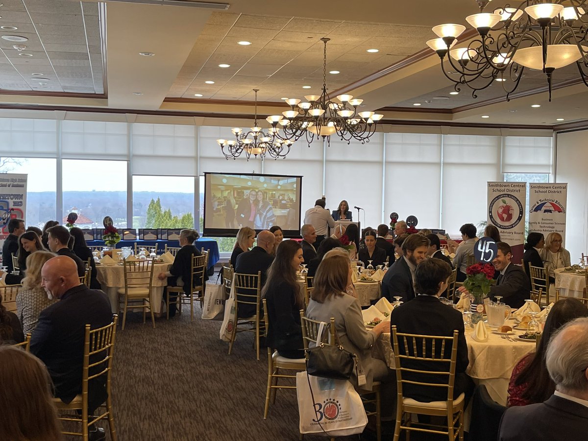 Smithtown West tweet media