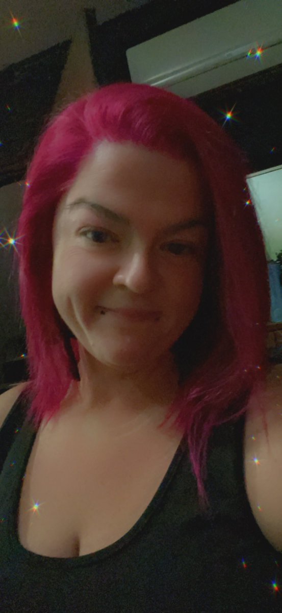 JessWellington2's tweet photo. The pink lady is back! Now I feel better! #hair #color #pinkhair #pinklady #bitchisback https://t.co/IznwYDiV8Q