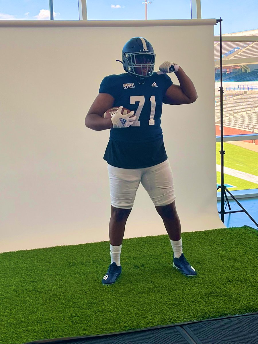 Jaylen Booker (@jaylenbooker4) on Twitter photo I had A Great visit at Georgia Southern Yesterday!! <a href="/GSAthletics_FB/">Georgia Southern Football</a> <a href="/coachwolfe16/">Ryan Wolfe</a> <a href="/bhernyscoutguy/">Brian Herny</a> <a href="/CoachTob/">Coach Tobler</a> @CoachJ1229 <a href="/CoachROwens/">Richard Owens</a> <a href="/CoachRyanAplin/">Ryan Aplin</a> @Broncos_Sports <a href="/RecruitingBh/">BH Recruiting Assistance</a> I had A Great visit at Georgia Southern Yesterday!! <a href="/GSAthletics_FB/">Georgia Southern Football</a> <a href="/coachwolfe16/">Ryan Wolfe</a> <a href="/bhernyscoutguy/">Brian Herny</a> <a href="/CoachTob/">Coach Tobler</a> @CoachJ1229 <a href="/CoachROwens/">Richard Owens</a> <a href="/CoachRyanAplin/">Ryan Aplin</a> @Broncos_Sports <a href="/RecruitingBh/">BH Recruiting Assistance</a>