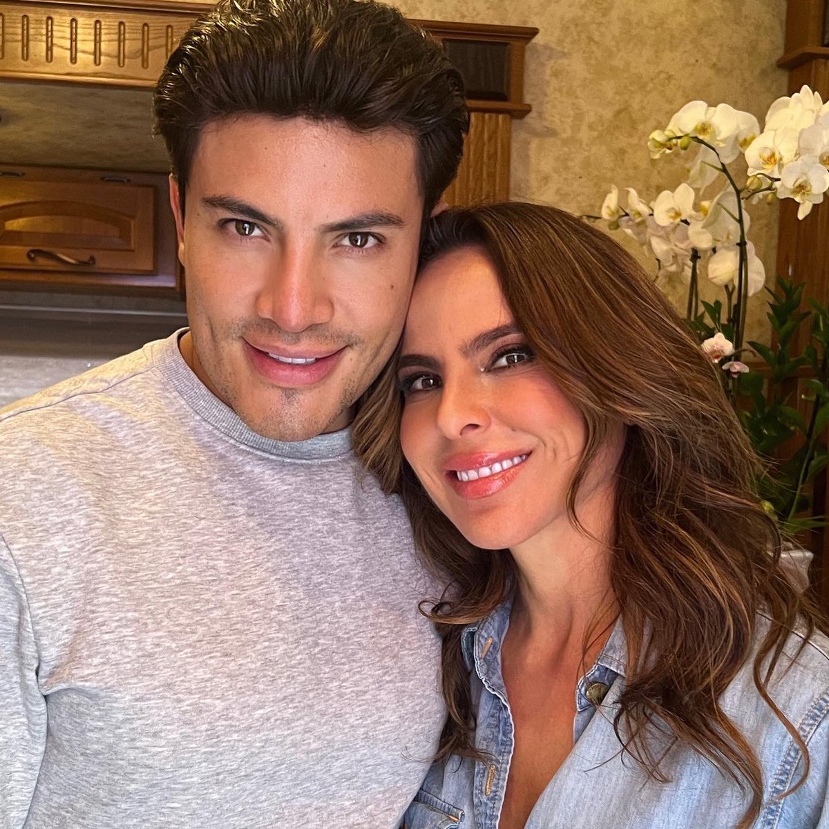 VicoGuadarrama's tweet photo. Hermoso trabajar con alguien que admiras @katedelcastillo https://t.co/5FYOHxCcFV