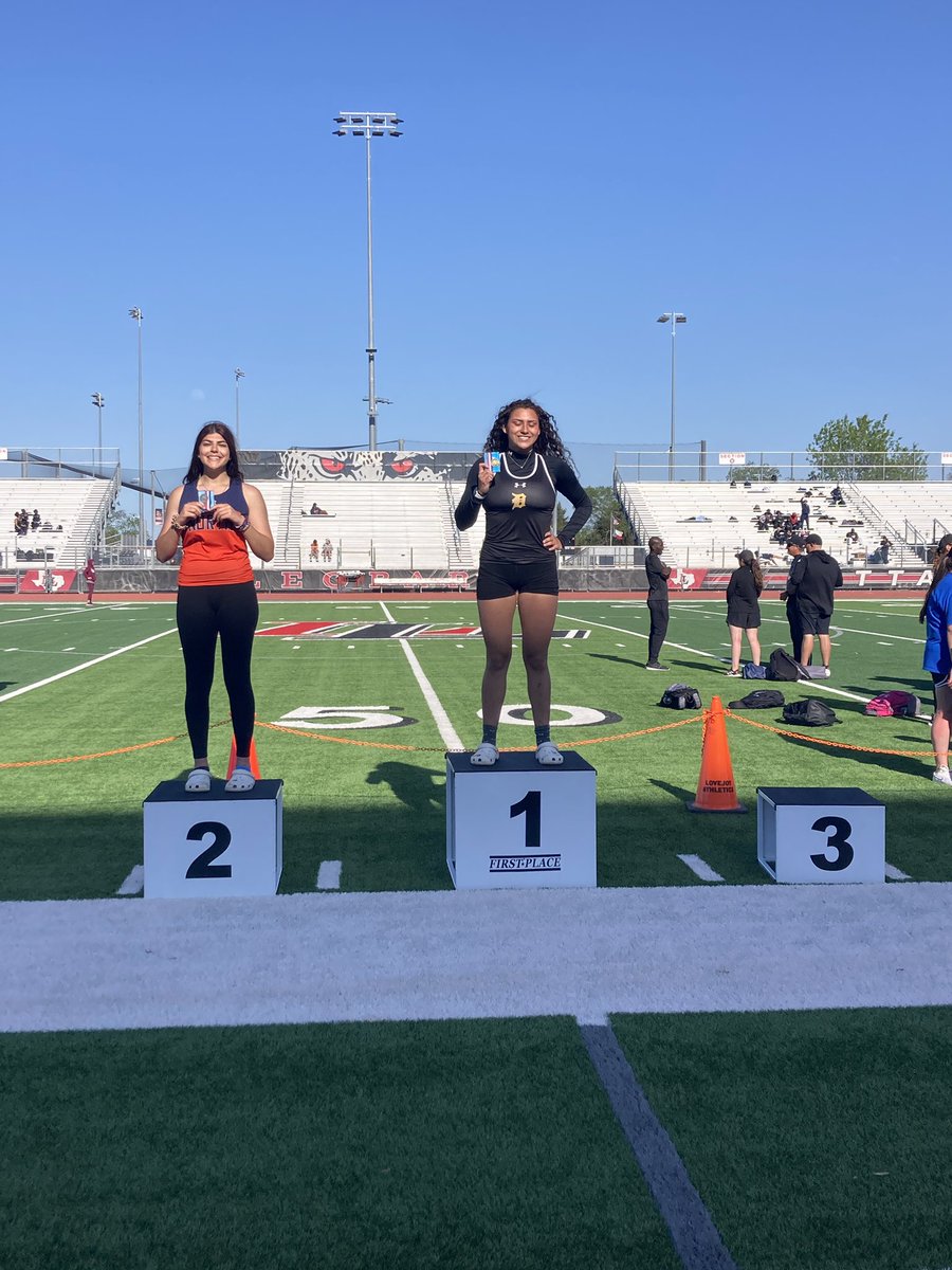 Tala getting 2nd in JV discus