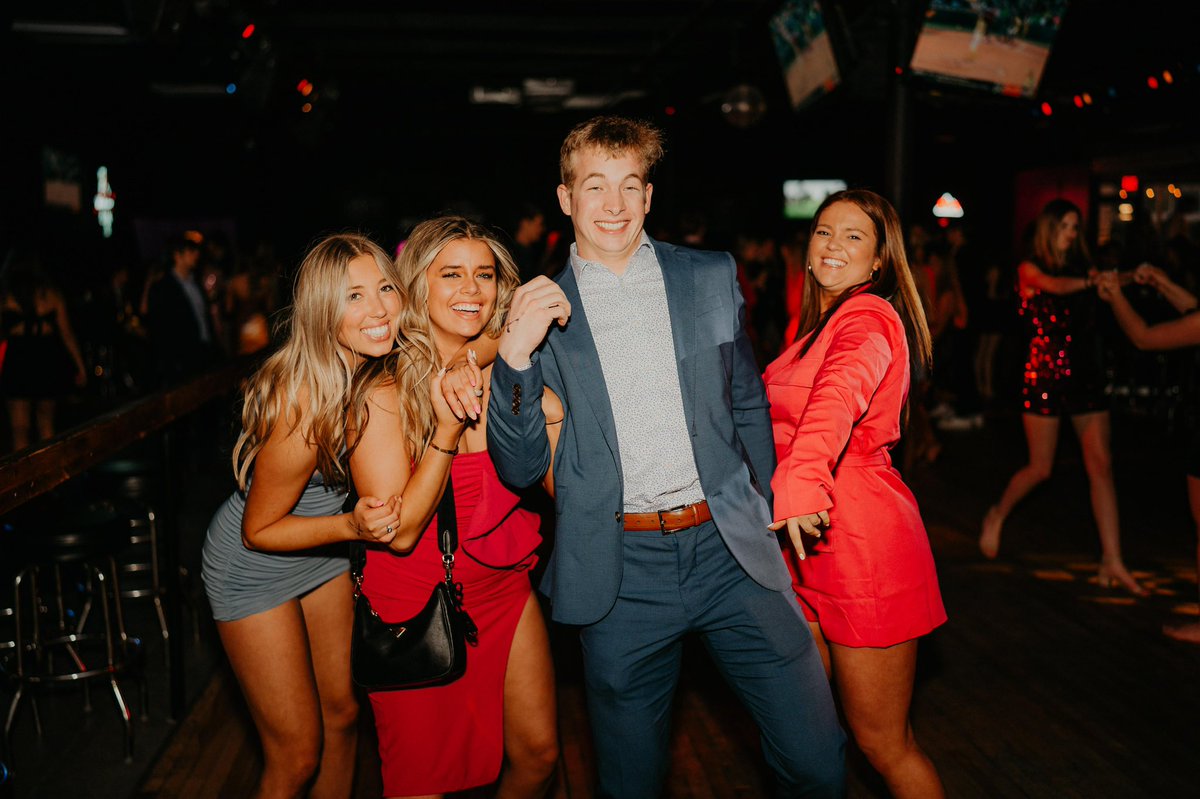 Kelly Papenberg tweet media