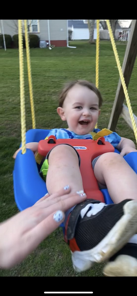 MFaverty's tweet photo. My kid is too damn cute💛 
That’s the tweet. 🤷🏻‍♀️ https://t.co/9xfQOiXQbd