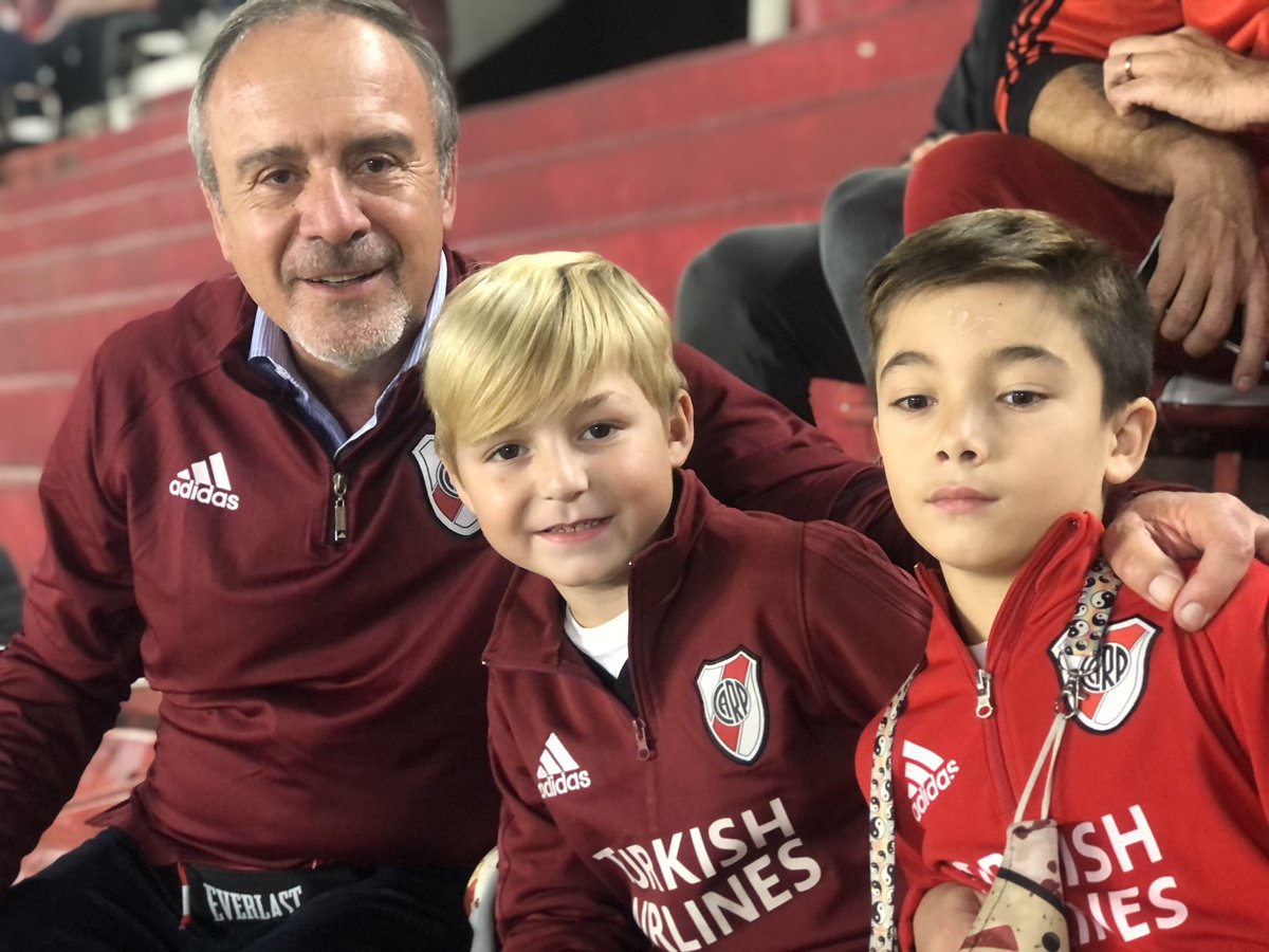 GastonBoechat's tweet photo. Aguante RIVER!! #fotomonumental https://t.co/xI925jK8ZN