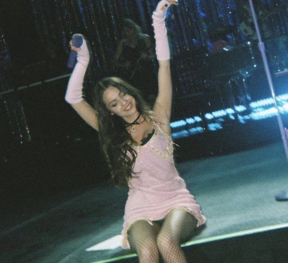 oliviarodrgo's tweet photo. just olivia rodrigo wearing betsey johnson https://t.co/VHakcPfchl