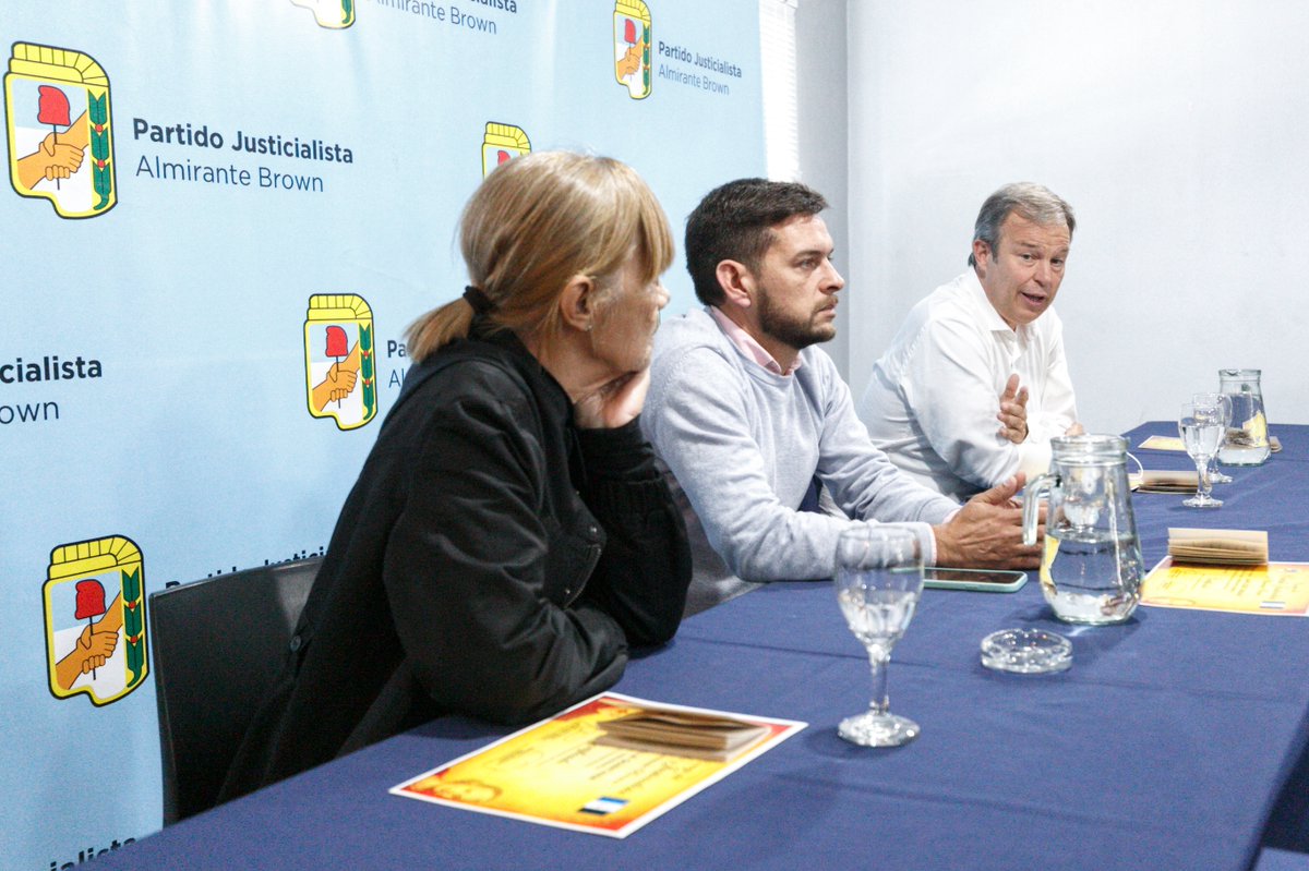 CascallaresPJ's tweet photo. Nuestro Partido Justicialista de Almirante Brown tiene muchas caras nuevas, jóvenes, y también referentes históricos que nos marcan el camino como Ofelia Quintana, militante histórica y vicepresidente del PJ browniano, entre much@s otr@s compañer@s. https://t.co/ntXGAbAzOF