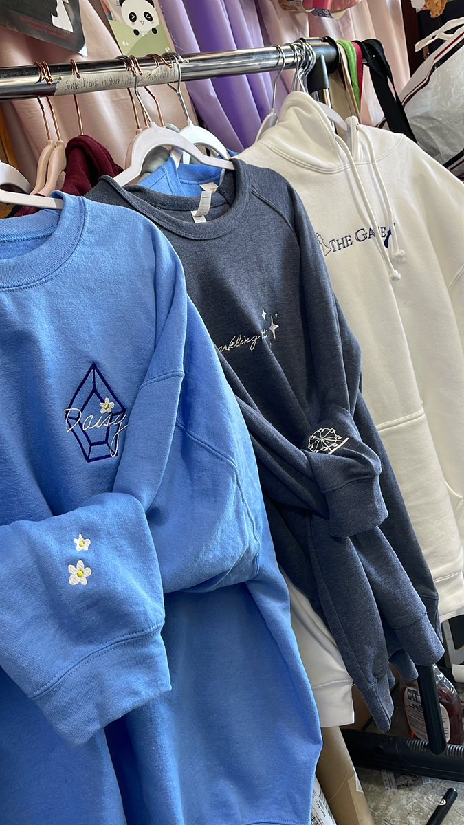 hellodeestudios's tweet photo. A little sneak peek of the things I’ve been working on lately. For my fellow #universe 💙

#PENTAGON https://t.co/s64ld7CD9U