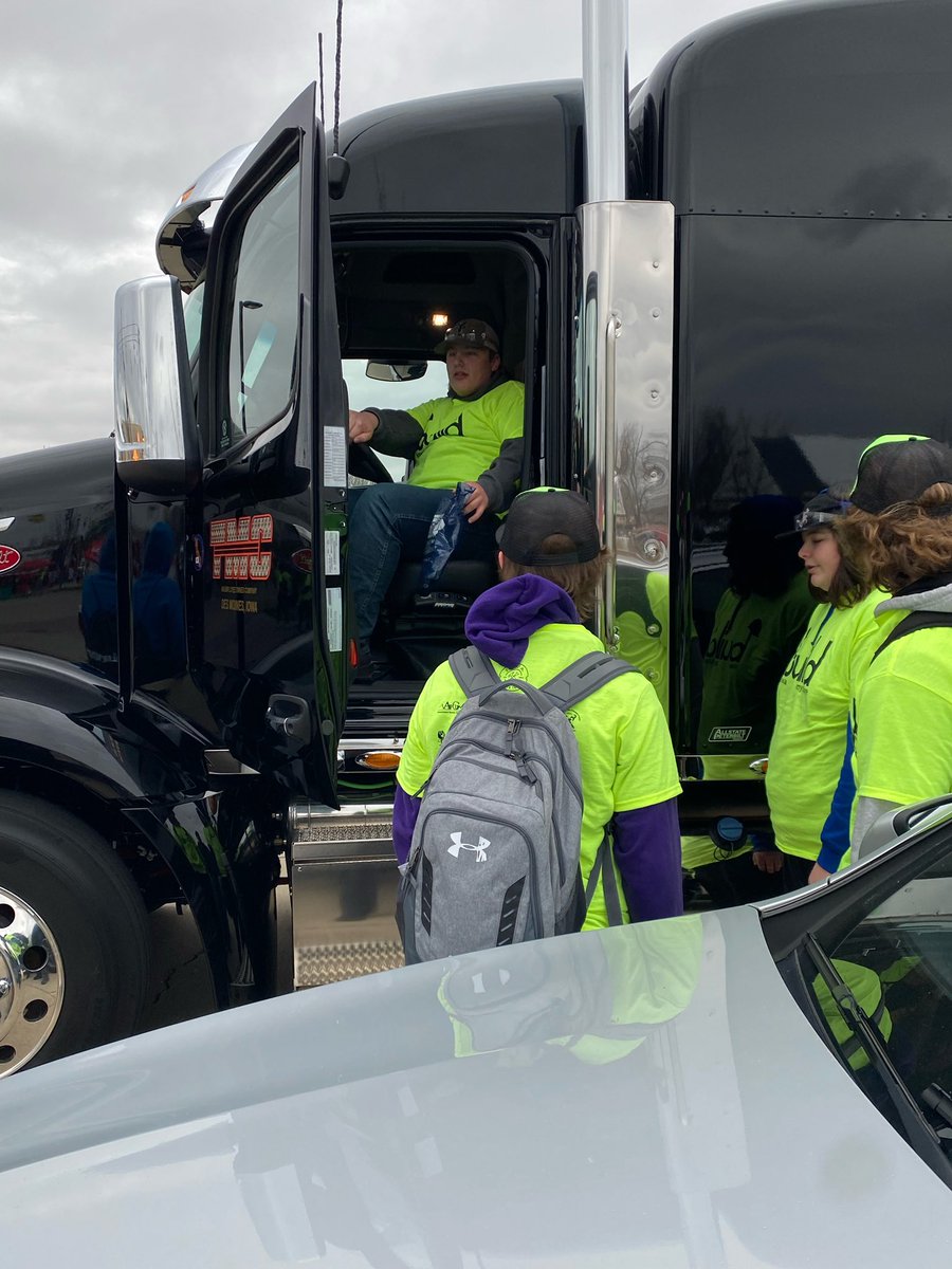 JCSDCareer411's tweet photo. Build My Future 2022 - hands on learning with 140 Dragons and other students across state - thank you Iowa Skilled Trades for a wonderful engaging day! 👷‍♀️👷‍♂️🚜🛠🗜🔨 https://t.co/2bos2Tks0A