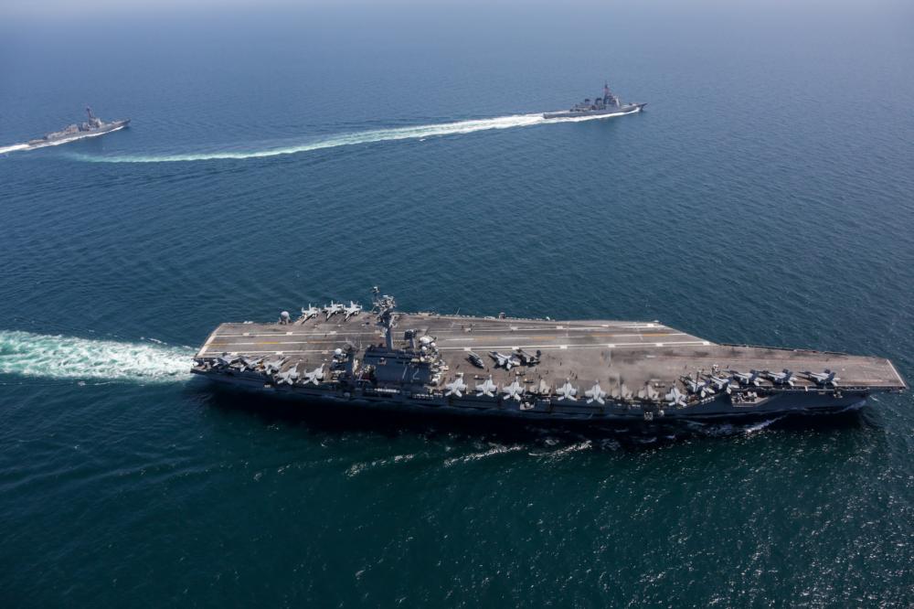 USPACOM's tweet photo. 🇺🇸 @CVN_72, #USSMobileBay and #USSSpruance sail in formation with 🇯🇵 @jmsdf_pao_eng #JSKongō and #JSInazuma during a 🇺🇸–🇯🇵 bilateral exercise. 🇺🇸–🇯🇵
#FreeAndOpenIndoPacific #SeaOfJapan #JointForce #FriendsPartnersAllies
📸: MC Seaman Aleksandr Freutel https://t.co/qJdkm6xI6h