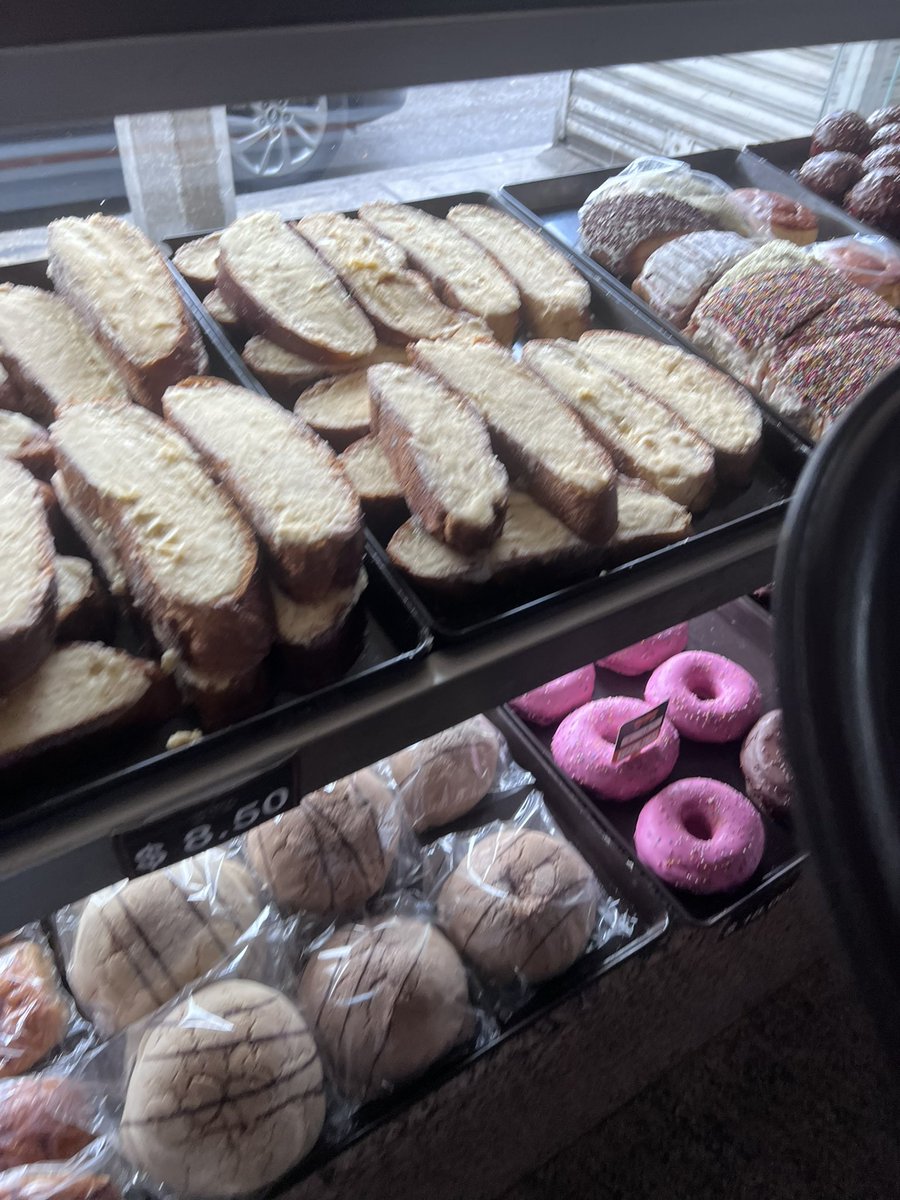 MatamorosGuridi's tweet photo. Me toco ir al pan para la merienda…. #Rebanadas #Bombas https://t.co/SBY4xzgXEL