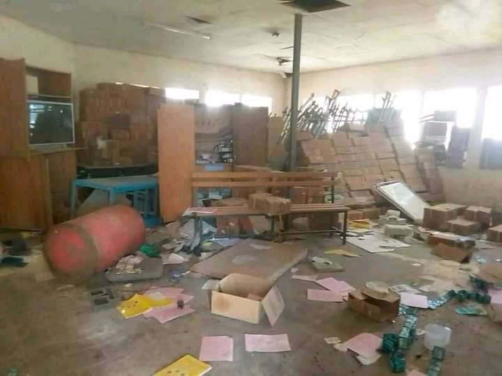 AhmedibnAfar776's tweet photo. Watch this photos from #Erebti
 The(#TPLF) Tigrayan forces destroyed and looted education centers, health facilities and citizens' properties in Erebti in the northern governorate of the #Afar region.
@antonioguterres
@SecBlinken
@AJEnglish
@RTarabic
@BBCWorld
@FdreService https://t.co/YA0PX2C1Zm
