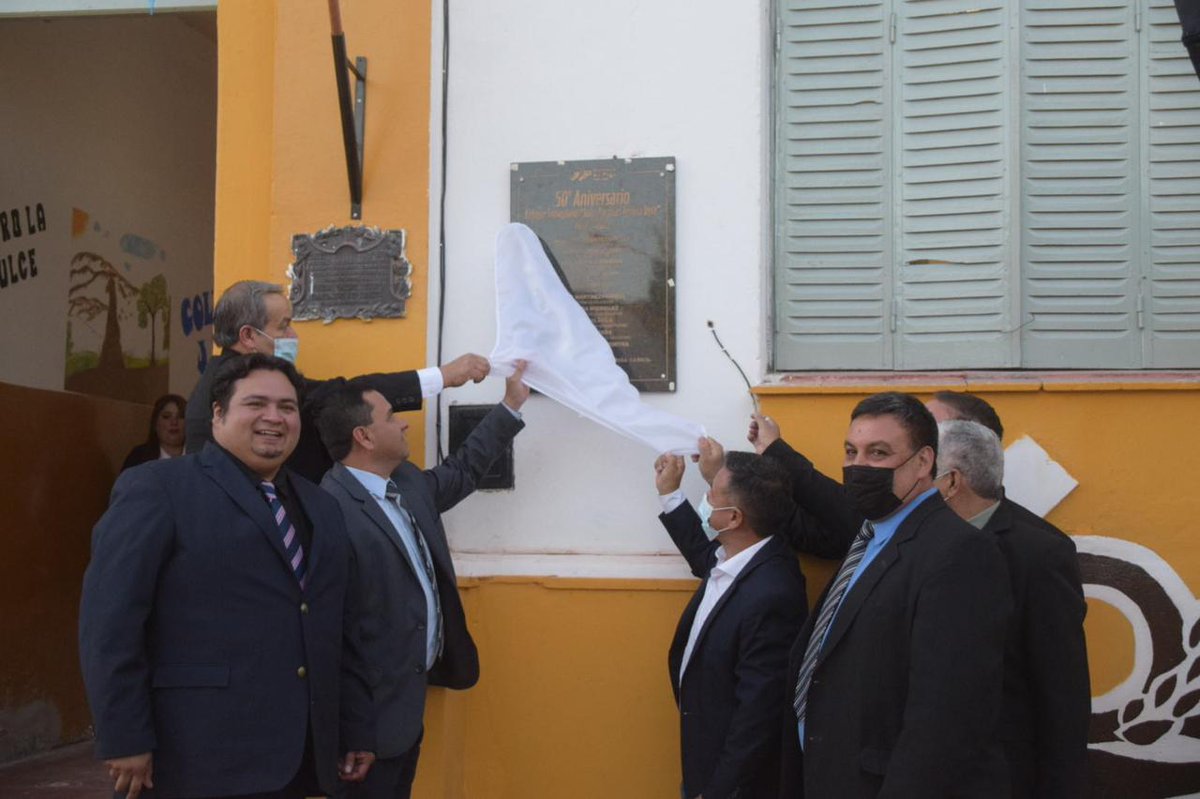LuisFedericoM's tweet photo. 📌 En estos momentos, junto a autoridades del @mineducacion2 y del ámbito local, participamos del acto por las Bodas de Oro del Colegio Juan Zacarías Agüero Vera en Malanzán. 
 🏫 Conmemoramos 50 años de la Institución madre de nuestro Departamento.
#JFQ #SomosOrigen https://t.co/1OWsofkXt6