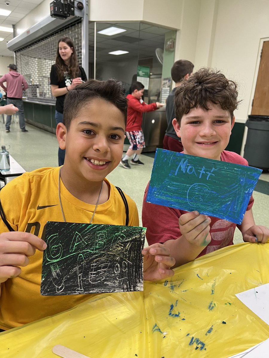 Putting the A in STEAM making oil pastel scratch off cards at Farmingdale #STEAM Night! <a href="/WWP_Dalers/">WWP_Dalers</a> <a href="/WWPPTA/">Woodward Parkway PTA</a> <a href="/DrKCummings/">Kristen Cummings</a>