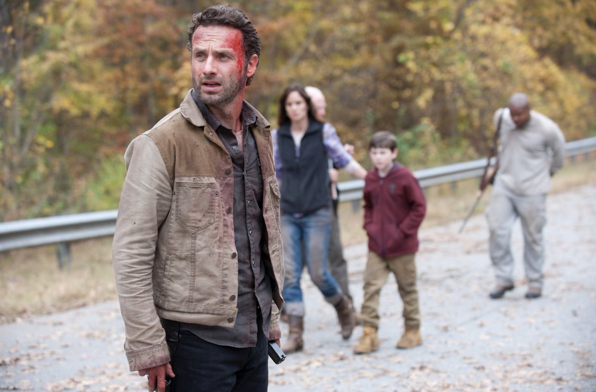 twdufans's tweet photo. what’s the WORST season of #TWD excluding S7 &amp; S8? https://t.co/npNZGhG1dP