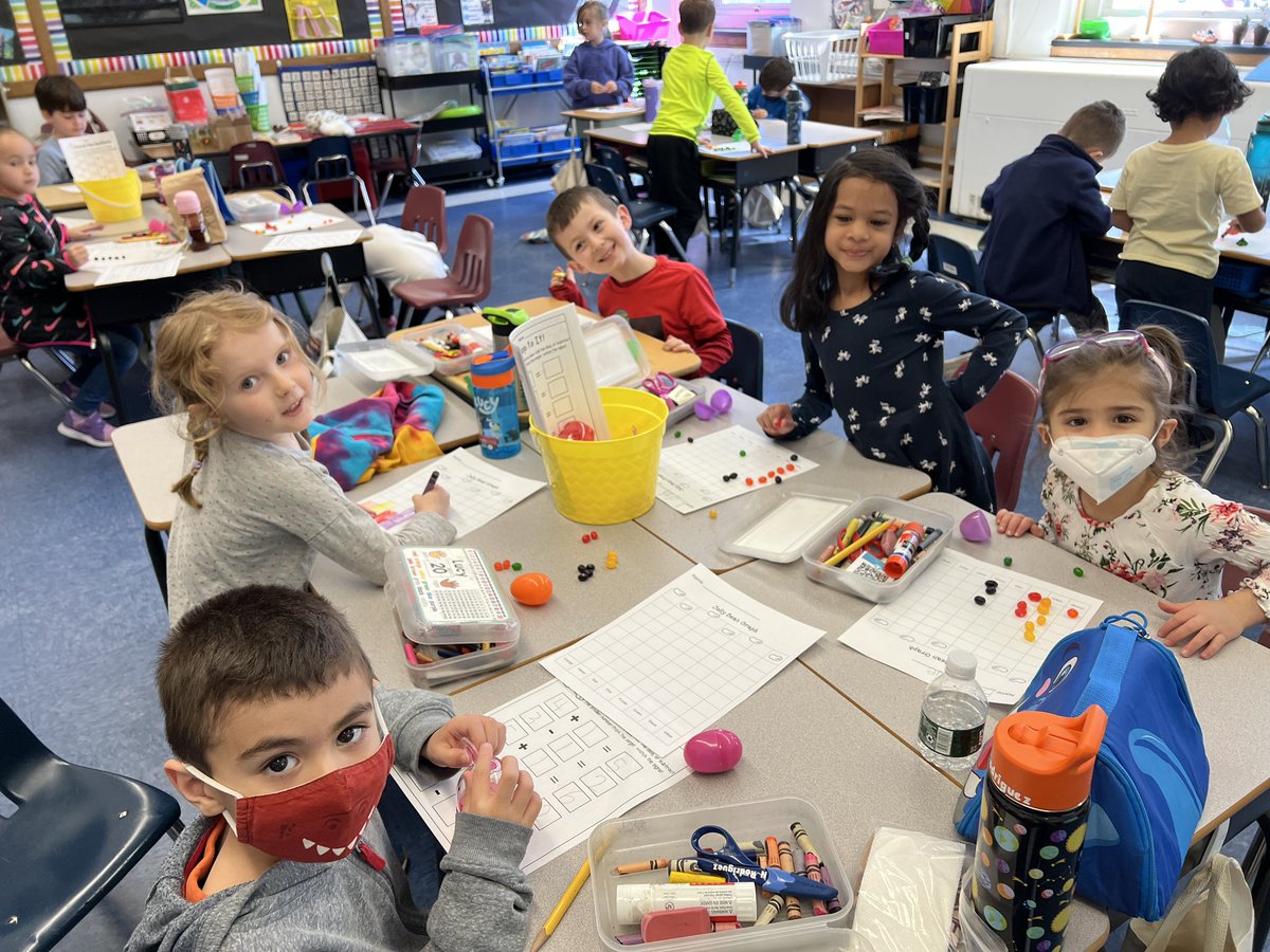 We had so much fun graphing with jelly beans today! We hope everyone has a great Spring Break! <a href="/kpickett6K/">Kristen Roberts</a>